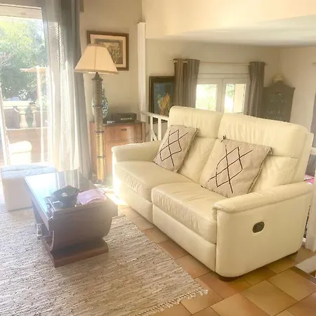 Villa Ensoleillee A Sainte-Maxime Avec Piscine Privee