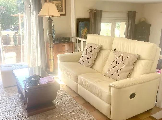 Villa Ensoleillee A Sainte-Maxime Avec Piscine Privee